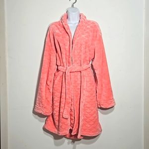 Beautiful soft sexy just love salmon color robe with scallop design Large